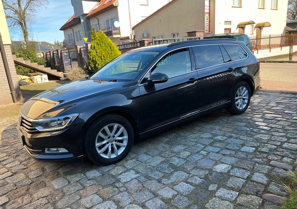 Volkswagen Passat cena 57900 przebieg: 220000, rok produkcji 2018 z Kostrzyn nad Odrą małe 562